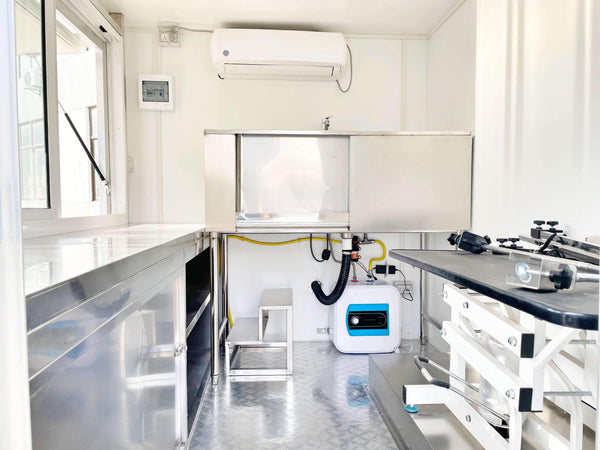 Mobile Dog Grooming Trailer - Streamliner Model